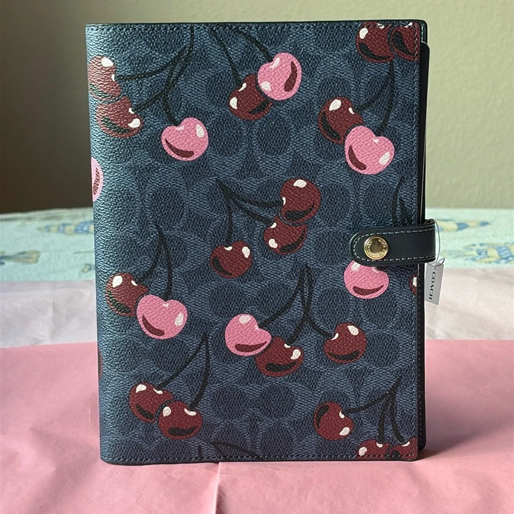 🍒 COACH NOTEBOOK IN SIGNATURE CANVAS WITH CHERRY PRINT 🍒 NWT 🍒